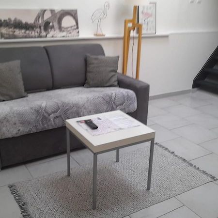 Duplex Denim Apartment Nimes Bagian luar foto