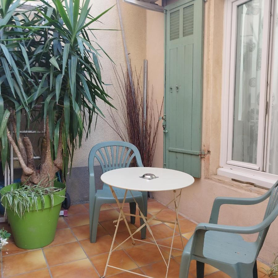 Duplex Denim Apartment Nimes Bagian luar foto