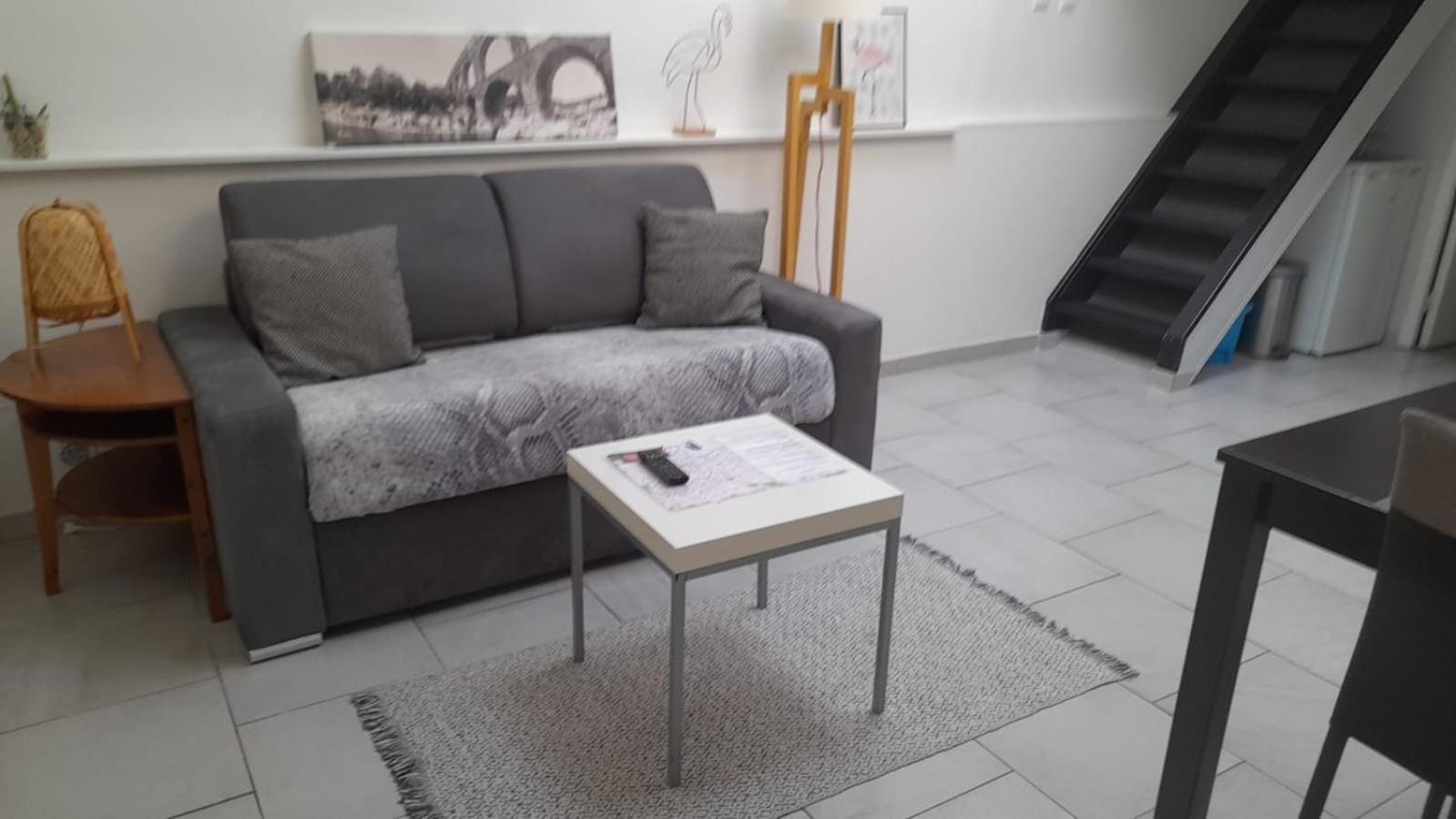 Duplex Denim Apartment Nimes Bagian luar foto
