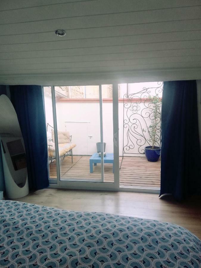 Duplex Denim Apartment Nimes Bagian luar foto